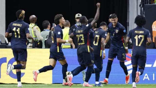 Ecuador boosted their chances of reaching the knockout rounds